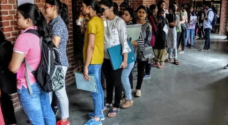 সেশনের সময় পার, ঠান্ডাঘরে মেরিট লিস্ট, কলেজে পড়ুয়াদের ভর্তি নিয়ে সংশয়ে অধ্যক্ষরা