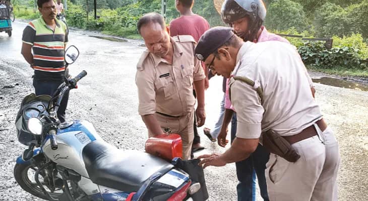 সোনামুখীতে পরপর দু’বার গুলি চলার ঘটনা! বাঁকুড়ায় বেআইনি অস্ত্র উদ্ধারে পুলিসের তল্লাশি
