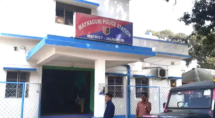 ছেলের বিরুদ্ধে ময়নাগুড়ি থানায় লিখিত অভিযোগ দায়ের করলেন মা!