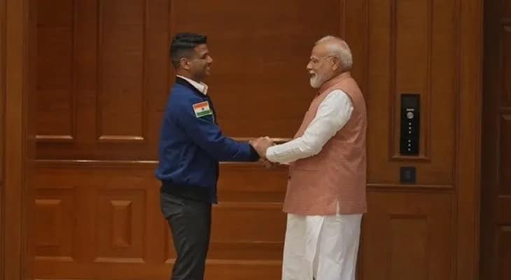 নভশ্চর শুভাংশু শুক্লার সঙ্গে দেখা করলেন প্রধানমন্ত্রী নরেন্দ্র মোদি