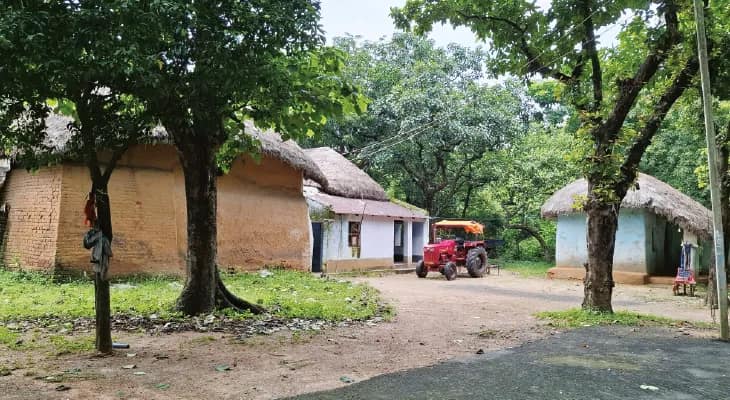 সিউড়িতে দু’টি বাড়ি নিয়েই অদ্ভুত গ্রাম, চাঁদপুর দেখতে আসেন ভিনজেলার বহু মানুষ