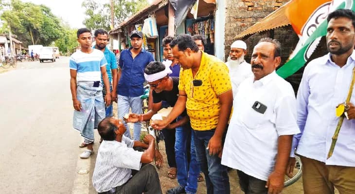 খানাকুলে বিজেপির ডাকা বন্‌ধে মিশ্র সাড়া, তৃণমূলের মিষ্টিমুখ