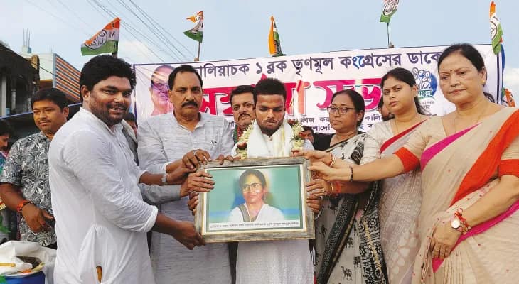 ‘পুশব্যাক’ হয়ে ফিরে আসা আমিরের জন্য মুখ্যমন্ত্রীর কাছে সাহায্যের আবেদন জানাবে জেলা তৃণমূল নেতৃত্ব