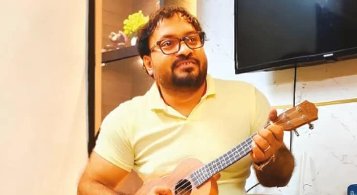পাড়ায় সমাধান শিবিরে ভিড় টানছে বিডিও’র লেখা গান!