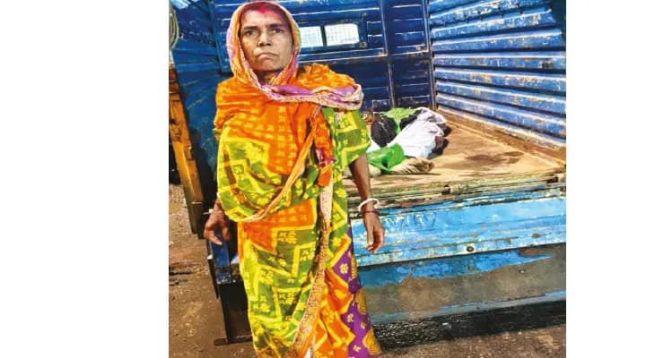 স্টেশন থেকে উদ্ধার করা বৃদ্ধের শেষকৃত্য পুরসভা ও সিভিকের