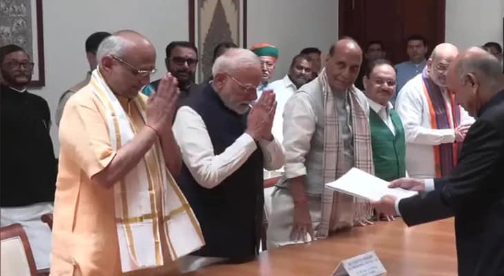 উপ রাষ্ট্রপতি পদে নির্বাচন: মনোনয়ন জমা দিলেন এনডিএ প্রার্থী সি পি রাধাকৃষ্ণন