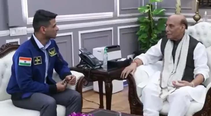 দিল্লিতে প্রতিরক্ষামন্ত্রী রাজনাথ সিংয়ের সঙ্গে সাক্ষাৎ করলেন শুভ্রাংশু শুক্লা