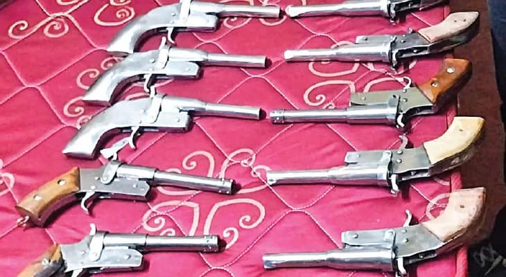 বিহার থেকে ট্রেনে আগ্নেয়াস্ত্র পাচার বাংলায়, উদ্ধার ১০টি ওয়ান শর্টার, অণ্ডাল স্টেশনে এসটিএফের জালে অভিযুক্ত