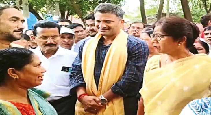 কাঁকসায় ‘আমাদের পাড়া আমাদের সমাধান’ শিবিরে মন্ত্রী শশী পাঁজা