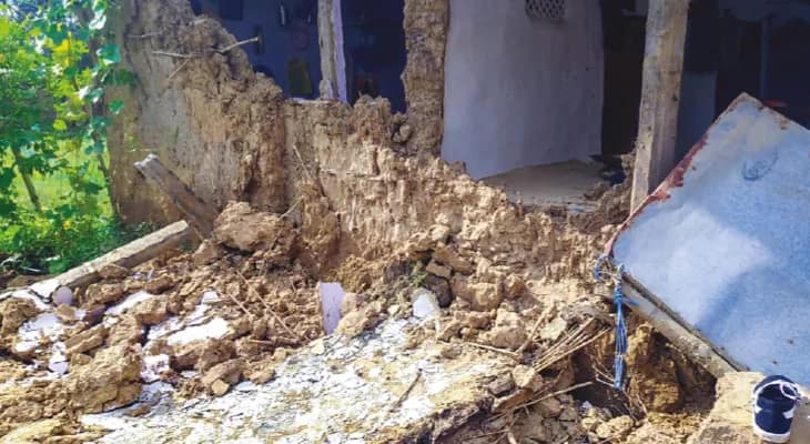 অতিবৃষ্টিতে নানুরে ভাঙল ৮০টি বাড়ি