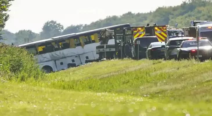 ভারতীয় যাত্রী নিয়ে নিউইয়র্কে ভয়াবহ দুর্ঘটনার কবলে বাস, মৃত ৫