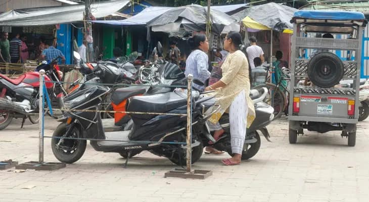 পুজোর আগে ময়নাগুড়ি শহরে পার্কিং জোন?