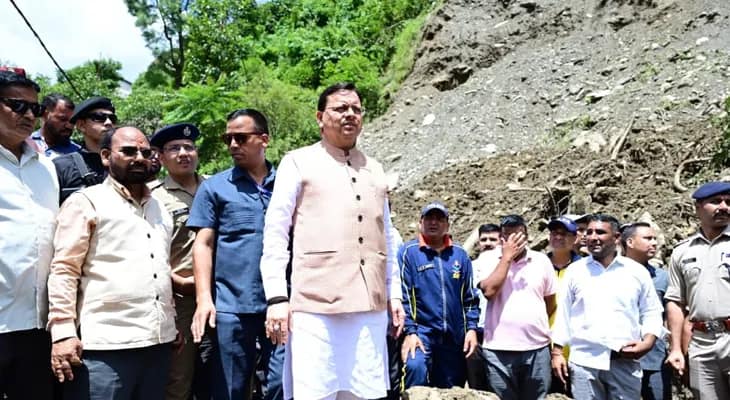 মেঘভাঙা বৃষ্টিতে বিধ্বস্ত থারালি এলাকা ঘুরে দেখলেন উত্তরাখণ্ডের মুখ্যমন্ত্রী পুষ্কর সিং ধামি