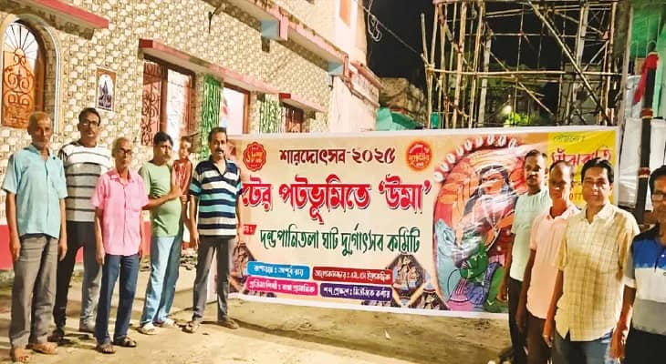 দণ্ডপাণিতলা ঘাট দুর্গোৎসব কমিটির থিম প্রাচীন পটশিল্প