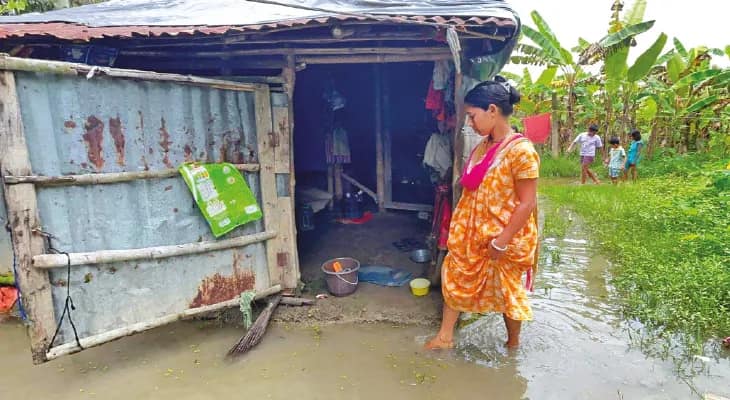 দাঁইহাটের দু’টি ওয়ার্ড জলমগ্ন, দুর্ভোগে নাজেহাল বাসিন্দারা