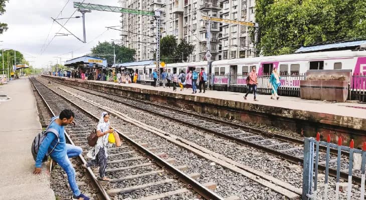 অবাধ পারাপারে বাড়ছে মৃত্যু, রিপোর্ট জিআরপির, লাইনে ফেন্সিং দিতে চাপ রেলকে