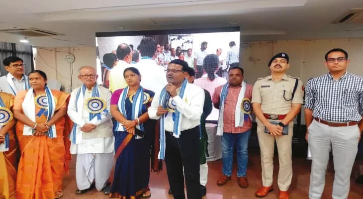 আবাসে বাড়ি, ঝাড়গ্রামের পাঁচশোর বেশি শ্রমিকের নাম রাজ্যকে পাঠাল শ্রম দপ্তর