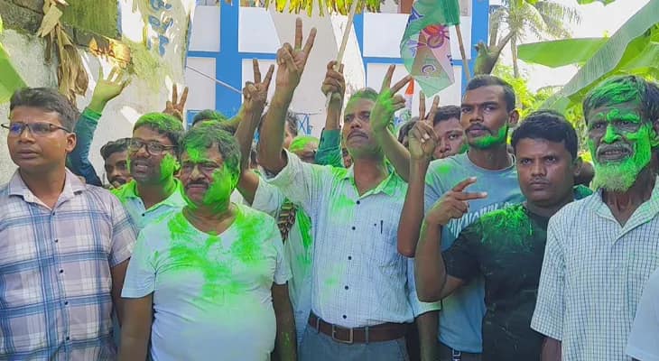 নন্দীগ্রামের গড়চক্রবেড়িয়া সমবায় সমিতির ১২টি আসনের মধ্যে সবকটিতেই জয়ী তৃণমূল