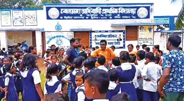 মিড ডে মিলে পচা মাংস রান্নার অভিযোগে উত্তেজনা জামুড়িয়ায়