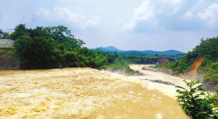 মুকুটমণিপুর জলাধার থেকে জল ছাড়া বাড়ল, ফের প্লাবনের শঙ্কা
