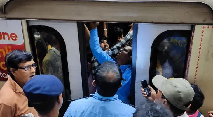 সকালের পরে সন্ধ্যা! মেট্রো বিভ্রাটে চরমে দুর্ভোগ