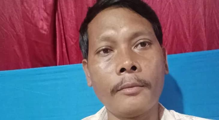 মাথাভাঙা-১ ব্লকের জোরপাটকি গ্রামপঞ্চায়েত অফিসের সামনে খুন সঞ্জয় বর্মন (৩৭) নামে এক তৃণমূল কর্মী