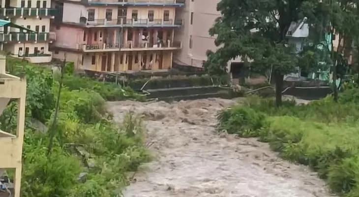 উত্তরাখণ্ডের রুদ্রপ্রয়াগ ও চামোলিতে মেঘভাঙা বৃষ্টি, নিখোঁজ অন্তত আটজন, চলছে উদ্ধারকাজ