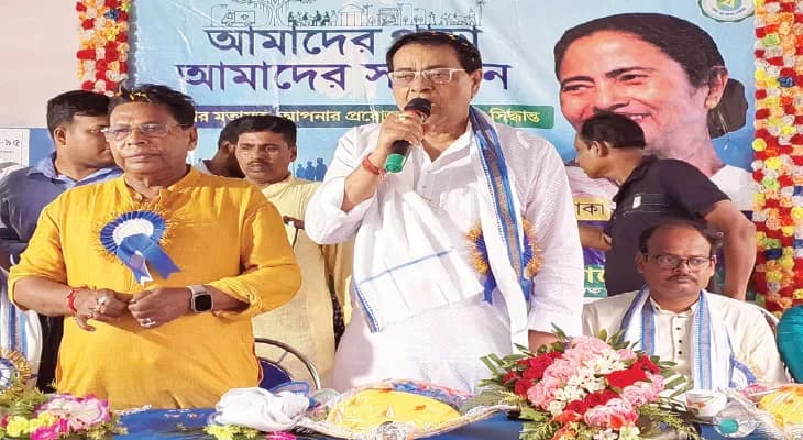 ঘাটালে ‘আমাদের পাড়া সমাধান’ শিবিরে অভিযোগ শুনলেন মন্ত্রী