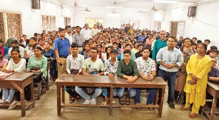 শুক্রবার থেকে রাজ্যের কলেজে ক্লাস শুরু