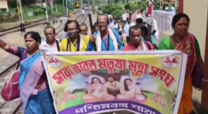 বিজেপি বিধায়কের নাগরিকত্ব নিয়ে প্রশ্ন, মতুয়া মহাসঙ্ঘের পদাধিকারীকে শোকজ