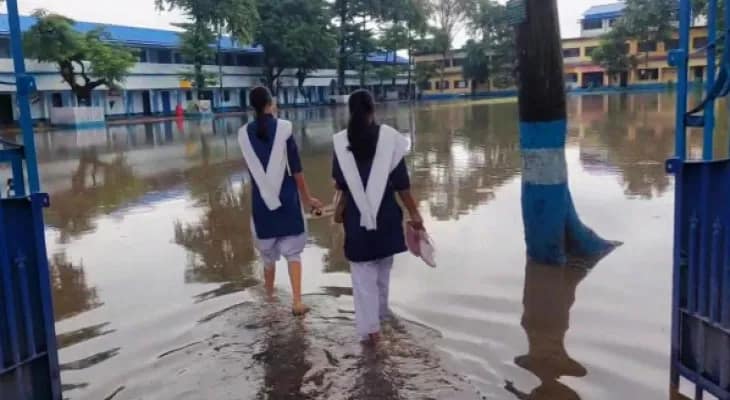 কোচবিহার ও আলিপুরদুয়ারের বহু জায়গায় বাঁধ ক্ষতিগ্রস্ত, কলকাতায় সেচদপ্তরে বৈঠক