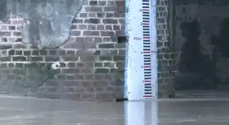 দিল্লিতে বিপদসীমার উপর দিয়ে বইছে যমুনা নদী