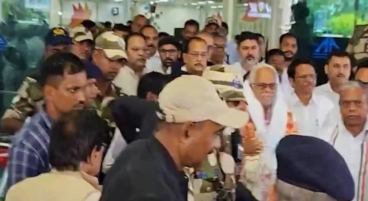ঝাড়খণ্ডের রাঁচিতে পৌঁছলেন ইন্ডিয়া জোটের উপ রাষ্ট্রপতি পদে প্রার্থী প্রাক্তন বিচারপতি বি সুদর্শন রেড্ডি
