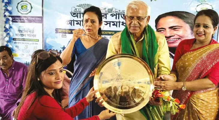কালীগঞ্জের পলাশীতে ‘আমাদের পাড়া’ শিবিরে মন্ত্রী শোভনদেব