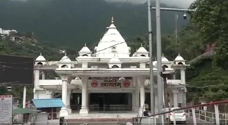 জম্মু ও কাশ্মীরে ধসের জেরে টানা ষষ্ঠ দিন স্থগিত রইল বৈষ্ণো দেবী যাত্রা