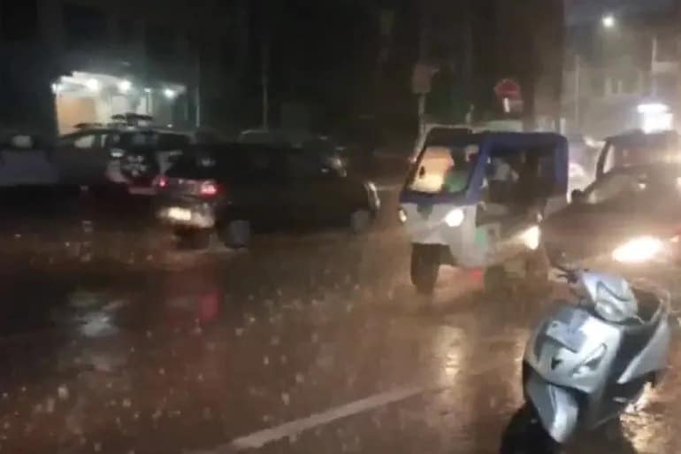 শ্রীনগরে প্রবল বৃষ্টি