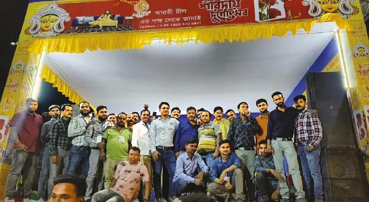 কাঠমাণ্ডুর পাটনের কৃষ্ণমন্দিরের আদলে মণ্ডপ গড়ছে সর্বজনীন