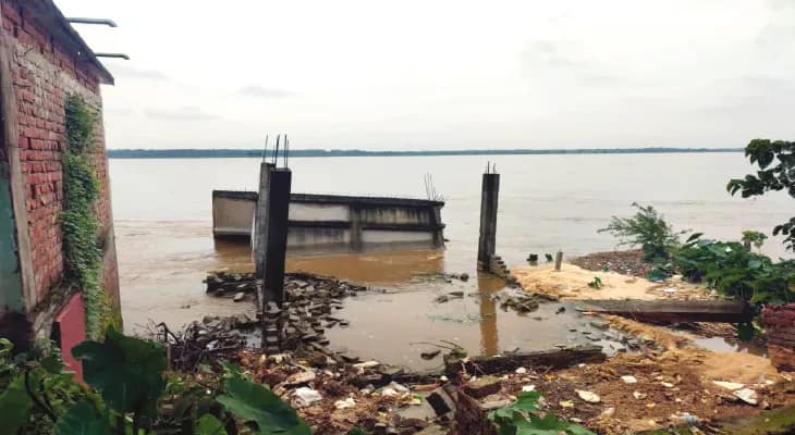 ঝাড়খণ্ডের গালুডি থেকে ছাড়া জলে প্লাবিত নয়াগ্রাম ও গোপীবল্লভপুরের বিস্তীর্ণ এলাকা