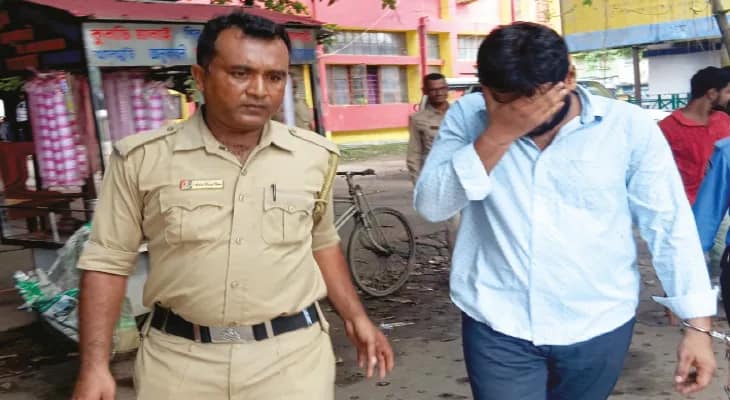 গ্রাম ঘুরে ঘুরে নাগরিকত্ব যাচাইয়ের নামে তথ্য জোগাড়, ‘রহস্যময়’ এজেন্সির কর্মী ধৃত, তদন্ত