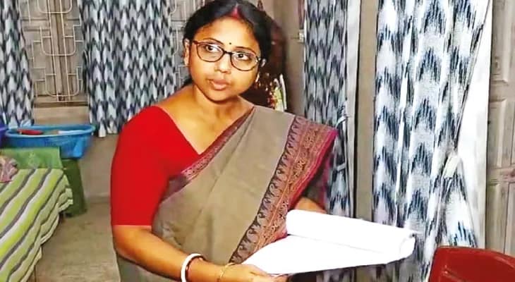অযোগ্য শিক্ষকদের তালিকায় তৃণমূলের কাউন্সিলার কুহেলি, পাল্টা মামলার হুমকি