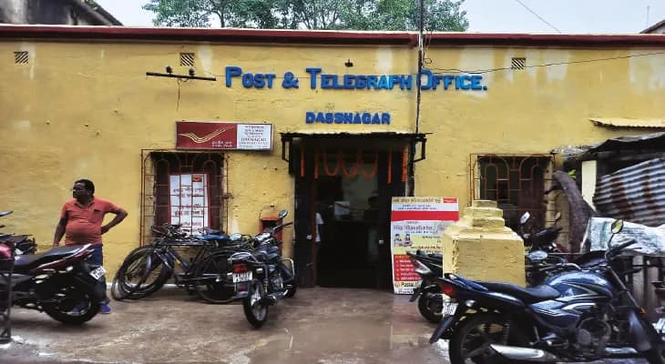শতবর্ষ প্রাচীন ডাকঘর নিয়ে উদাসীন কেন্দ্র অগ্নিদগ্ধের পর সংস্কারে উদ্যোগ প্রাক্তন পুরকর্তার