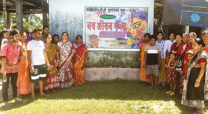 পুকুরের উপর হবে মণ্ডপ, দশম বর্ষের পুজোয় মাতছে মৌয়ামারি নবজীবন সঙ্ঘ