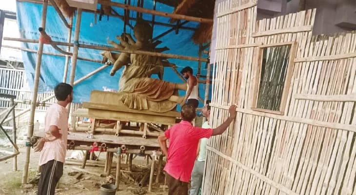 নবাগত ক্লাবে ‘মায়ের আঁচলে অবাক পৃথিবী’, কোর্ট স্টেশনে থিম আদিবাসী সংস্কৃতি
