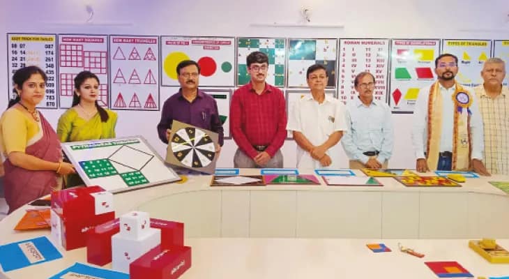 শিক্ষিকা মেয়ের স্কুলে ম্যাথমেটিক্স  ল্যাব বানিয়ে দিলেন প্রাক্তন শিক্ষক