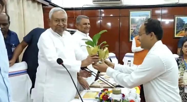 গয়ায় রিভিউ মিটিংয়ে বিহারের মুখ্যমন্ত্রী নীতীশ কুমার