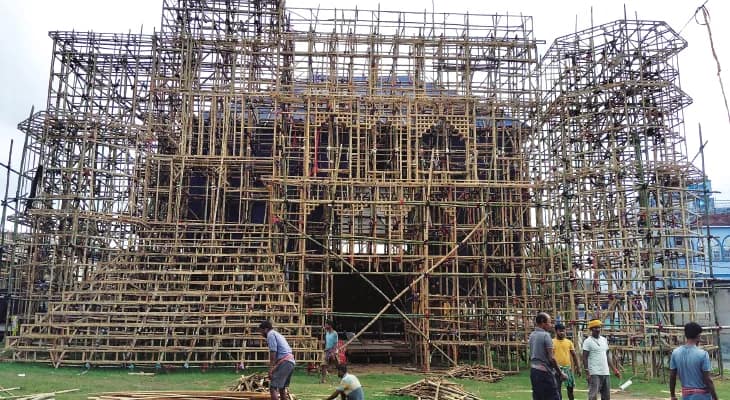 আসানসোলে বারাণসীর ঘাটের আদলে মণ্ডপ, গঙ্গা আরতিও