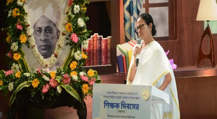 চাকরিহারাদের জন্য আইনি পথে কিছু ব্যবস্থা করব: মুখ্যমন্ত্রী