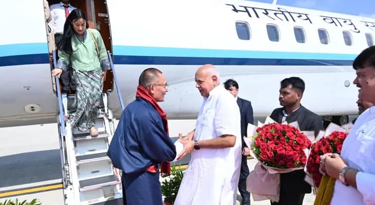 আজ সকালে অযোধ্যায় এলেন সস্ত্রীক ভূটানের প্রধানমন্ত্রী শেরিং তোবগে