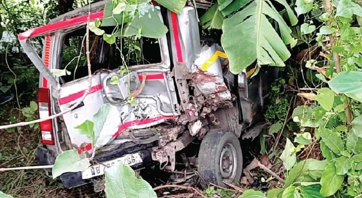 পুলিসের গাড়িতে ম্যাটাডরের  ধাক্কা, প্রাণ গেল কনস্টেবলের
