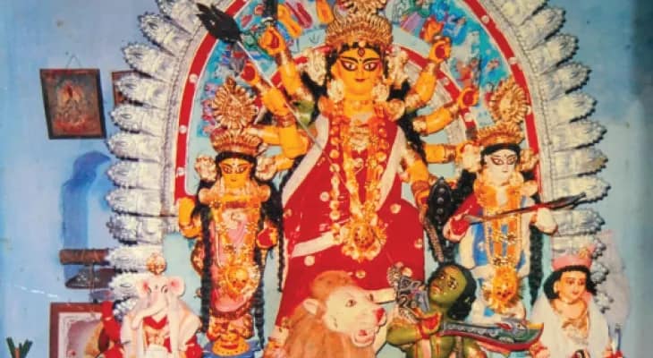 বেদান্ত শিক্ষা থেকে জমিদারি সব হারিয়েছে, রয়ে গিয়েছে ৩০০ বছরের দুর্গাপুজো